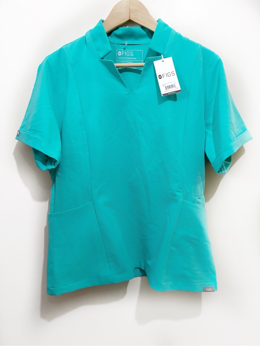 FIGS Inala Slim Scrub Top Size Large New 
Mint Teal